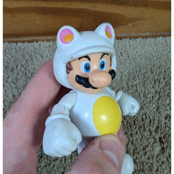 World of Nintendo White Tanooki Mario Action Figure Articulated Super Mario 3D - Picture 5 of 10